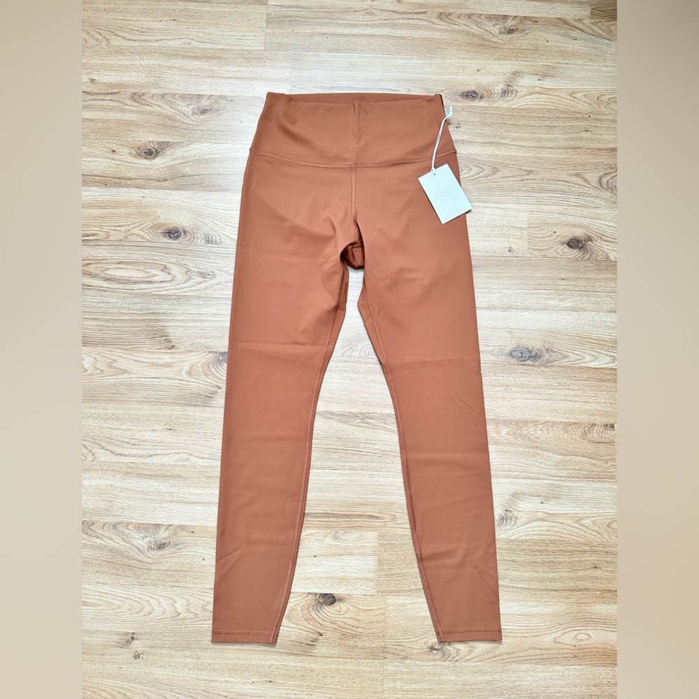 Everlane Perform Leggings NWT Size M